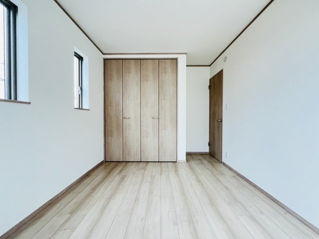 東海市養父町南堀畑61-2『仲介手数料無料』新築戸建ての洋室