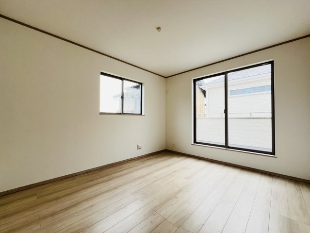 東海市養父町南堀畑61-2『仲介手数料無料』新築戸建ての洋室