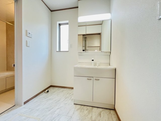 東海市養父町南堀畑61-2『仲介手数料無料』新築戸建ての独立洗面台