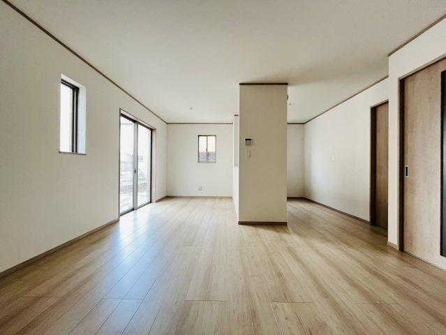 東海市養父町南堀畑61-2『仲介手数料無料』新築戸建ての居間・リビング