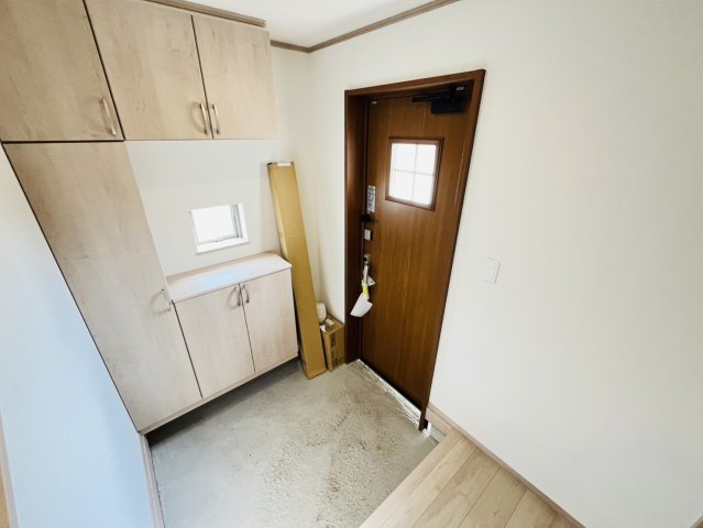 東海市養父町南堀畑61-2『仲介手数料無料』新築戸建ての玄関