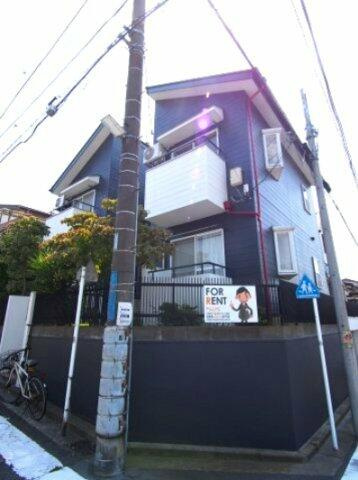 閑静な住宅街に立地