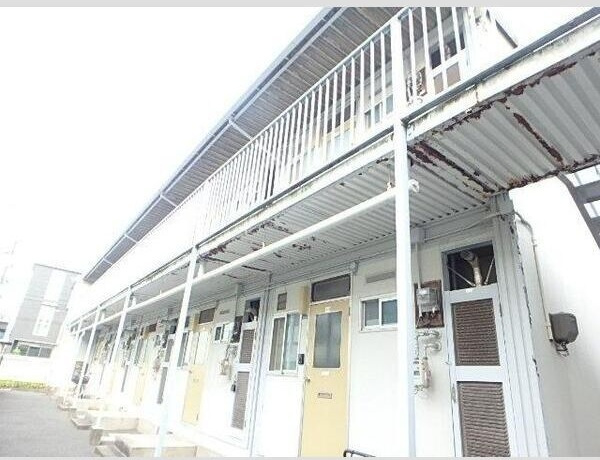 田畑マンションA棟のエントランス