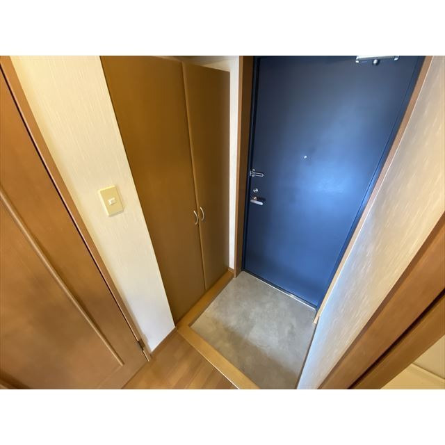 ハイブリッジ六本松の玄関