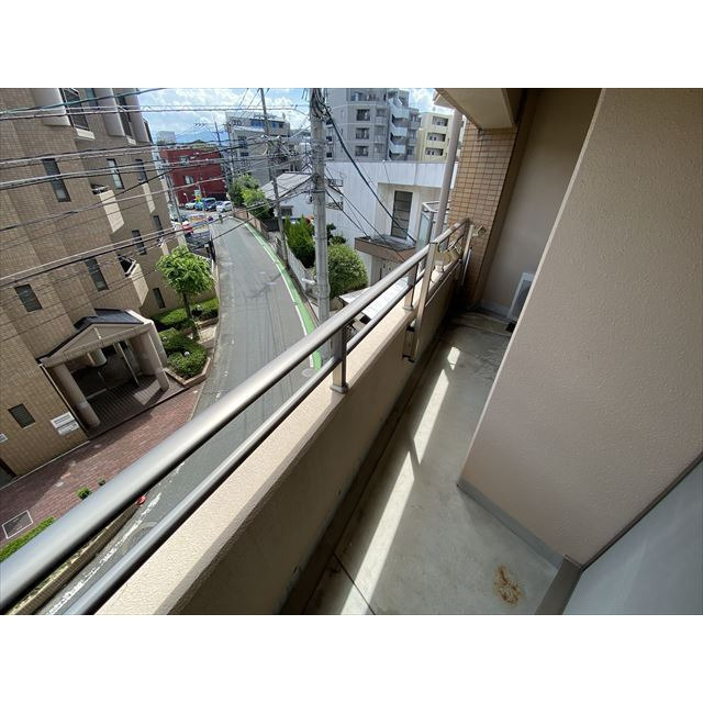 ハイブリッジ六本松のバルコニー