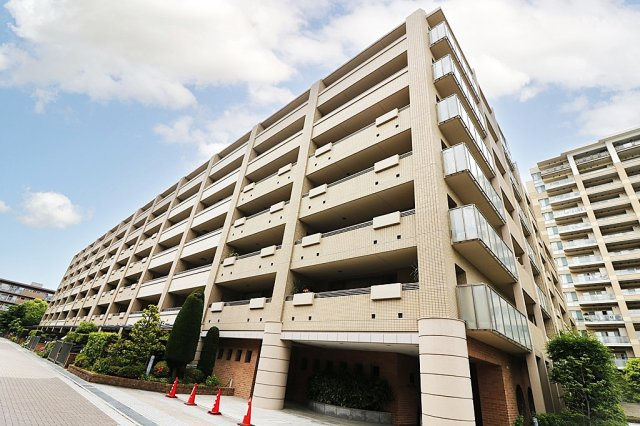 レピア・アーバン塚口北ヴェルデリッジの外観|2025年4月室内リフォーム済4LDK中古マンション×大切なペットと暮らせます◎即日ご案内可能。皆様からのご連絡を心よりお待ちしております。