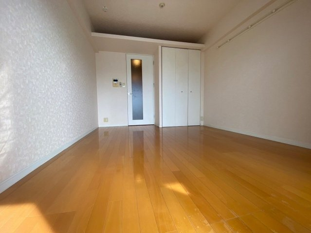 アレクサスラ・ストラーダの居間・リビング