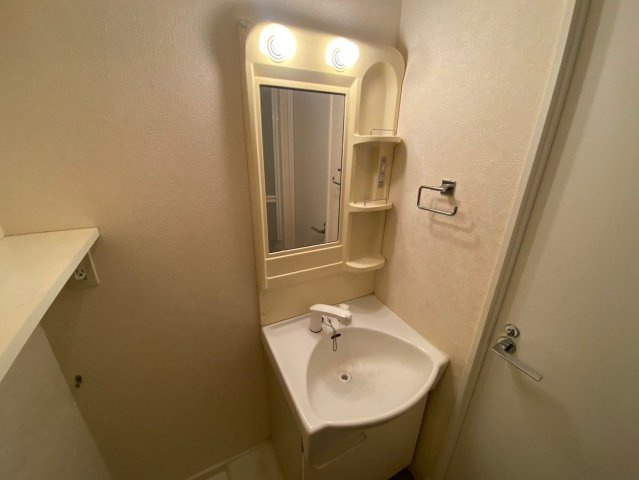 アレクサスラ・ストラーダのシャワールーム