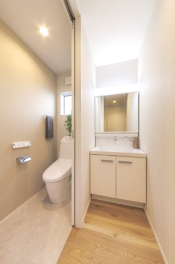 nattokuリノベ富士市宮島モデルハウスの独立洗面台