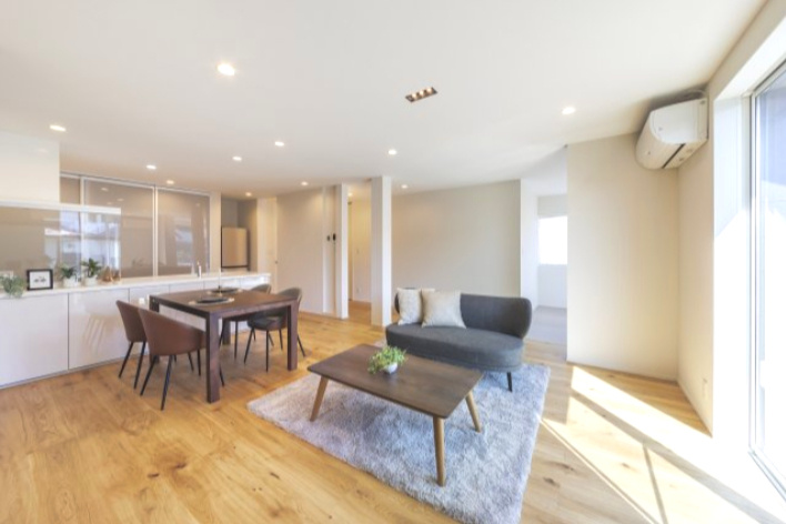 nattokuリノベ富士市宮島モデルハウスの居間・リビング