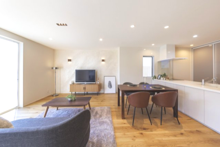 nattokuリノベ富士市宮島モデルハウスの居間・リビング