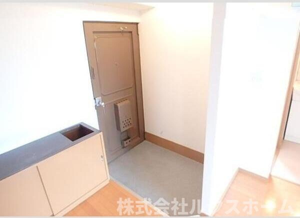 コーポかみすなの玄関|明るい玄関です