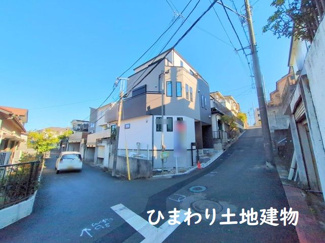 【区画図】 | 綾瀬市寺尾中4丁目  1号棟 2期 | 南西角地　南側・西側各約4ｍ位置指定道路（持分あり）　駐車1台（ビルトイン・車種によります）