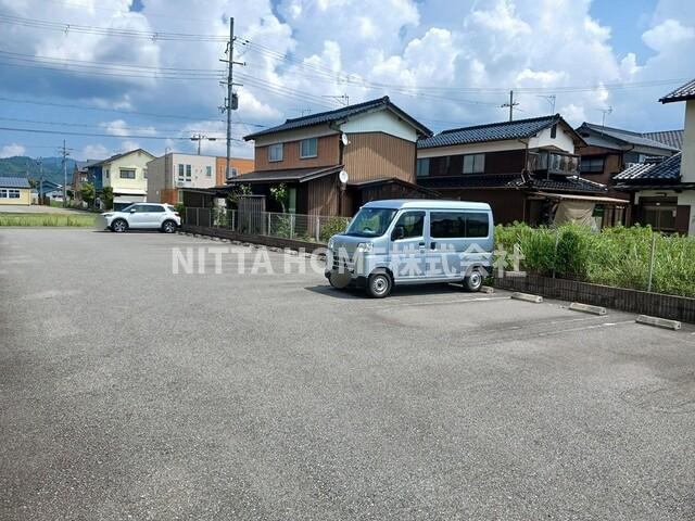 オーベルジュの駐車場|敷地内に駐車場も完備◎