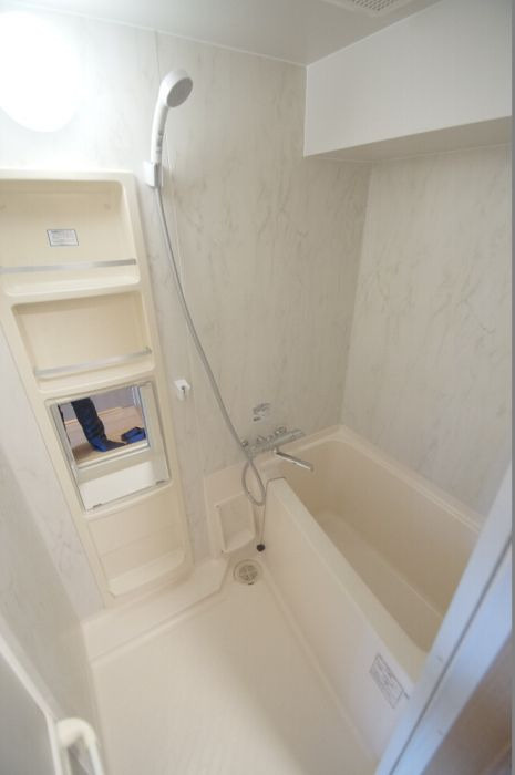 エステートモア・平尾パージュの浴室