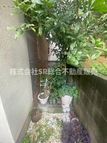 若江本町3丁目中古戸建の庭|小さいですが庭あります！