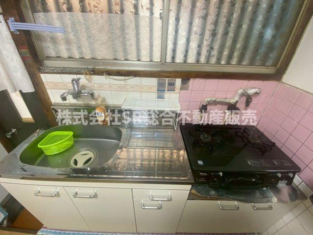 若江本町3丁目中古戸建のキッチン|シンク、調理スペース十分な広さがありお料理しやすいキッチンです♪