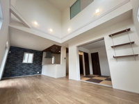 ～吹抜け×庭×カースペース3台×角地～森崎4丁目新築戸建の画像