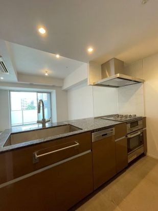 プレミスト六番町のキッチン