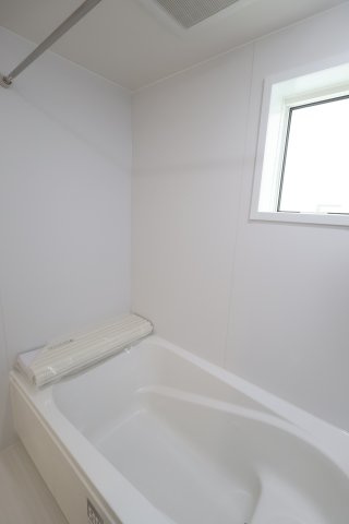 【浴室】 | 《仲介手数料無料》南区辻８丁目14-12(1号棟)新築一戸建てリナージュ | 撮影日 2025年9月30日 12:00 晴れ