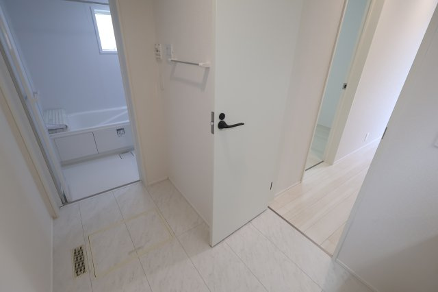 【ランドリースペース】 | 《仲介手数料無料》南区辻８丁目14-12(1号棟)新築一戸建てリナージュ | 撮影日 2025年9月30日 12:00 晴れ