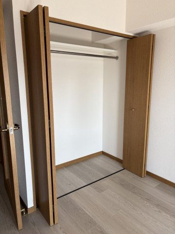 F・コラソン大名の収納
