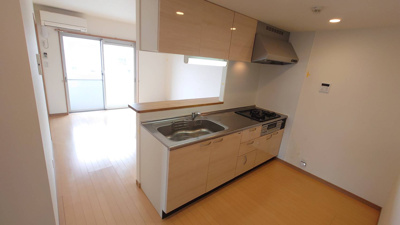 【キッチン】 | Gold palace | システムカウンターキッチン　三口ガスコンロ　グリル付