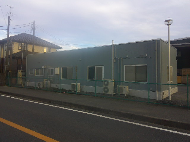 長生郡長生村一松丁の倉庫の外観