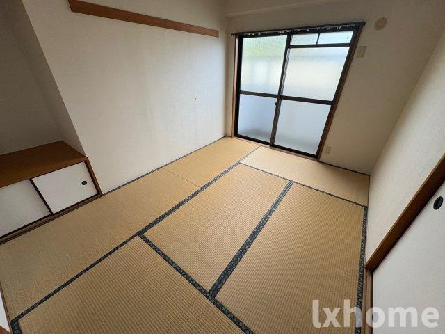 サンライズ春日丘の和室|和室ならではの温かな和の空間で寛ぎの時間を過ごせます