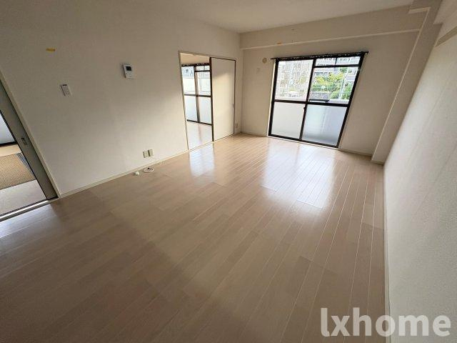 サンライズ春日丘の居間・リビング|ゆったり過ごせる居間です