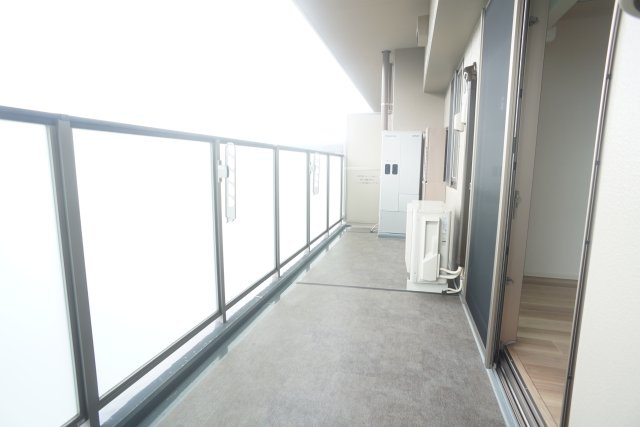 ジオタワー宝塚　グランレジスのバルコニー