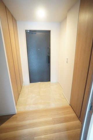 ジオタワー宝塚　グランレジスの玄関