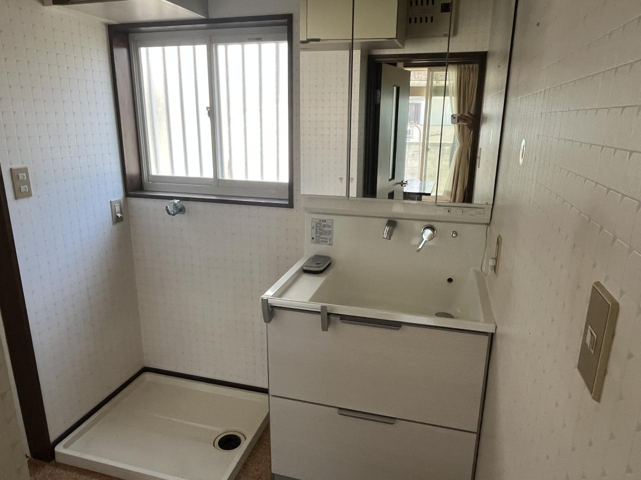 高知市十津3丁目　中古戸建ての洗面所