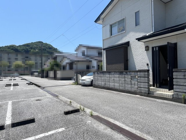 高知市十津3丁目　中古戸建ての前面道路含む現地写真