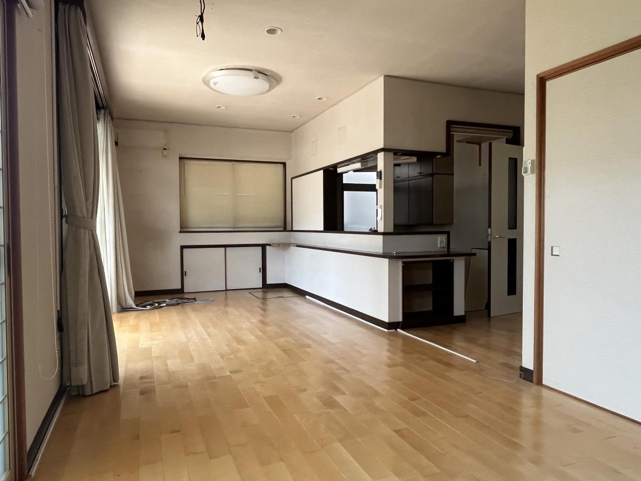 高知市十津3丁目　中古戸建ての居間・リビング