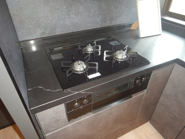 パロス白金のキッチン|ガスコンロ3口