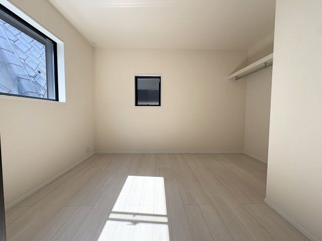 【洋室】 | 福岡市東区若宮4丁目第2　4号棟（全5棟）【仲介手数料無料・0円】 | 現地写真。1階洋室です。