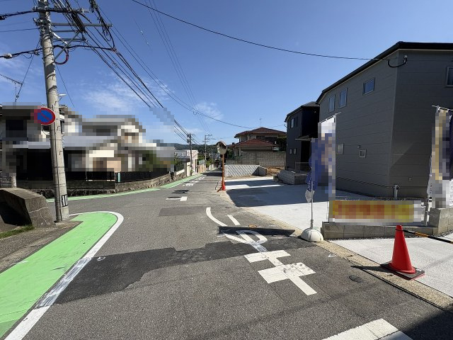 【その他】 | 福岡市東区若宮4丁目第2　4号棟（全5棟）【仲介手数料無料・0円】 | 現地写真。前面道路です。