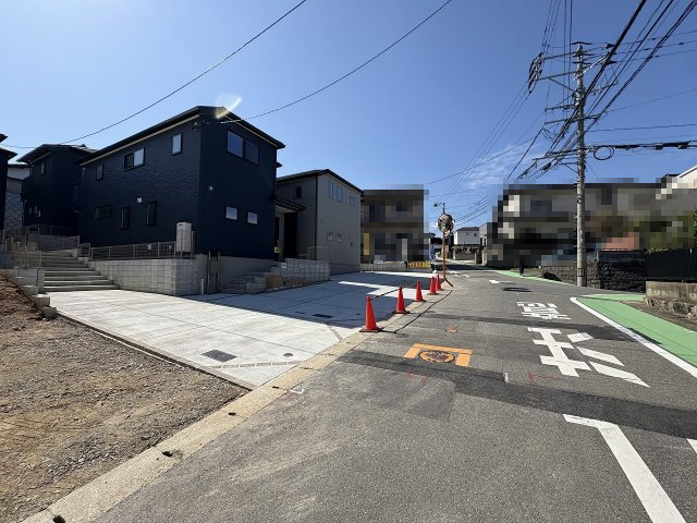 【その他】 | 福岡市東区若宮4丁目第2　4号棟（全5棟）【仲介手数料無料・0円】 | 現地写真。前面道路です。