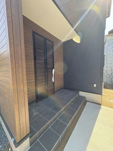 【玄関】 | 福岡市東区若宮4丁目第2　4号棟（全5棟）【仲介手数料無料・0円】 | 現地写真。