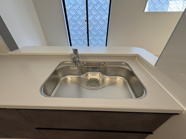 【キッチン】 | 福岡市東区若宮4丁目第2　4号棟（全5棟）【仲介手数料無料・0円】 | 現地写真。