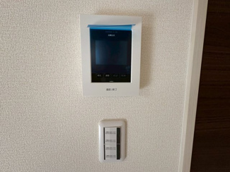 【防犯設備】 | 槇塚台２丁　新築分譲住宅　全２区画 | 【TVモニターインターホン】急な来客時も外の様子が見えて安心ですね！