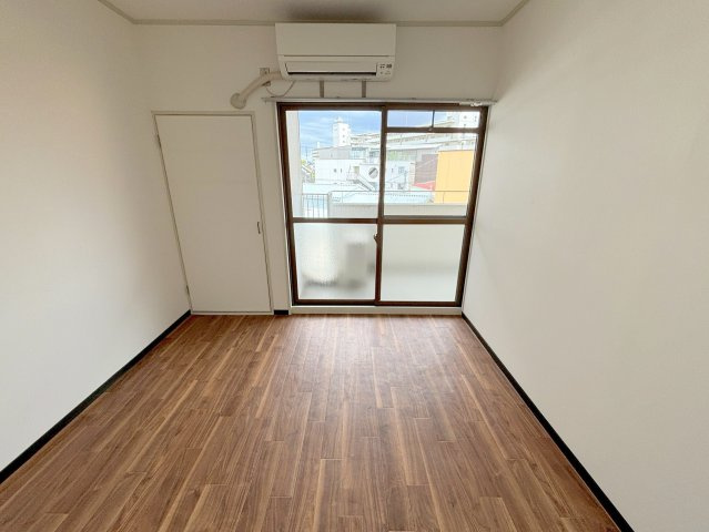 ビスタ相川の洋室