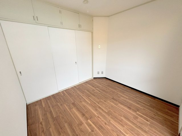 ビスタ相川の洋室