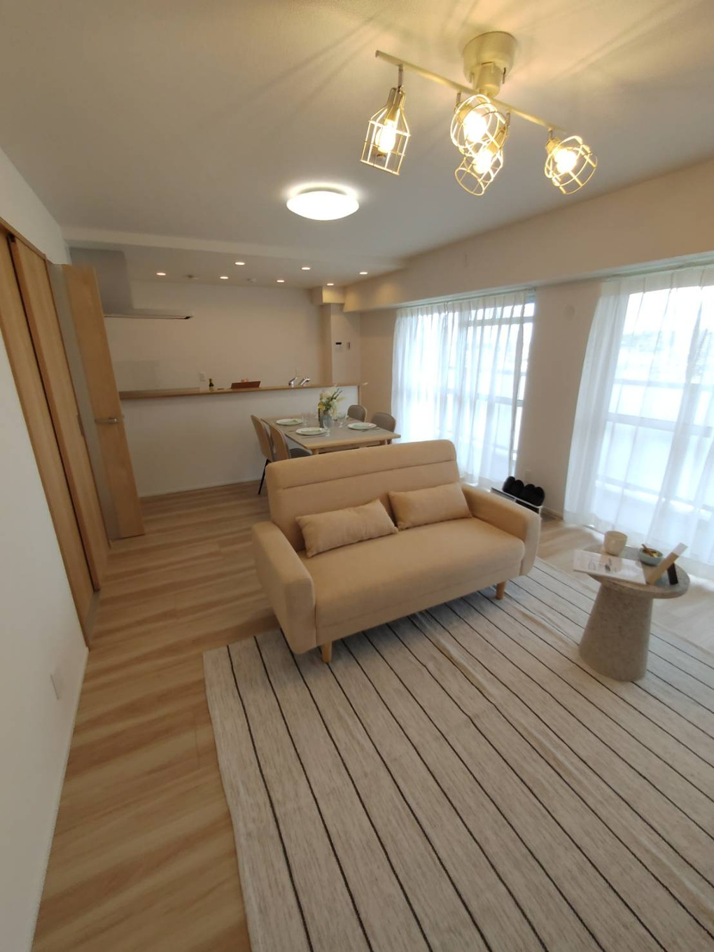 【居間・リビング】ルネ枚方 