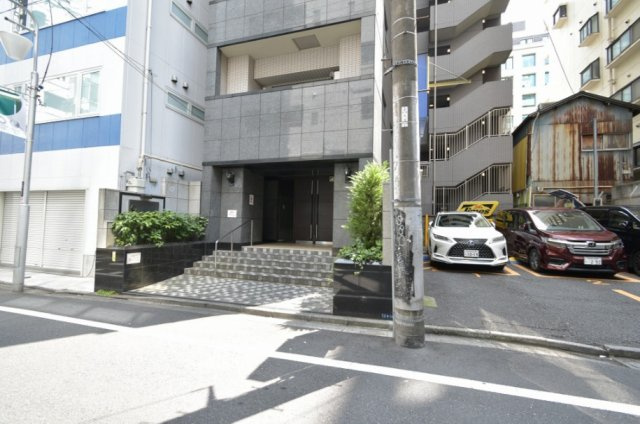 【エントランス】カスタリア新宿