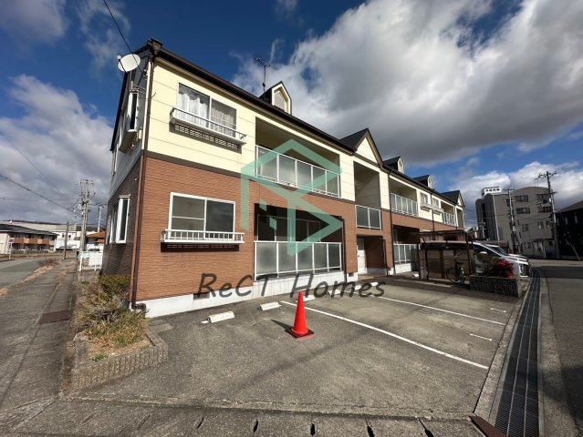 姫路市飾磨区英賀保駅前町のハイツの外観