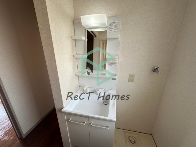 姫路市飾磨区英賀保駅前町のハイツの洗面所