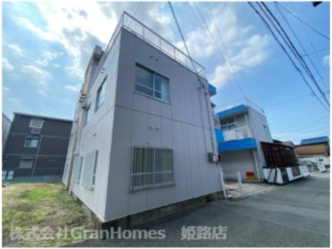 ノーブル岡田の外観