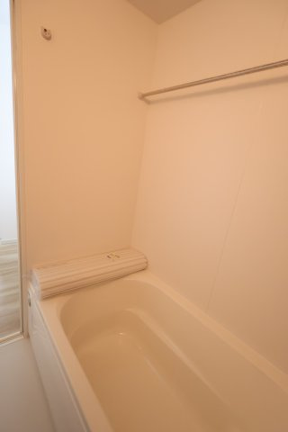 《仲介手数料無料》見沼区東大宮１丁目98-5(全1戸)新築一戸建てリガーレの浴室|撮影日 2025年10月20日 13:00 曇り